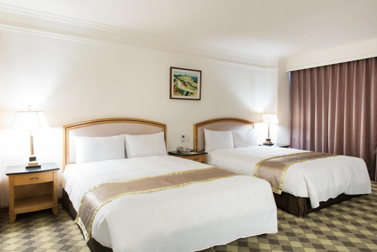 Hometel Hotel Каосюн Екстериор снимка