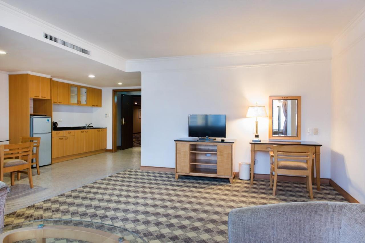 Hometel Hotel Каосюн Екстериор снимка