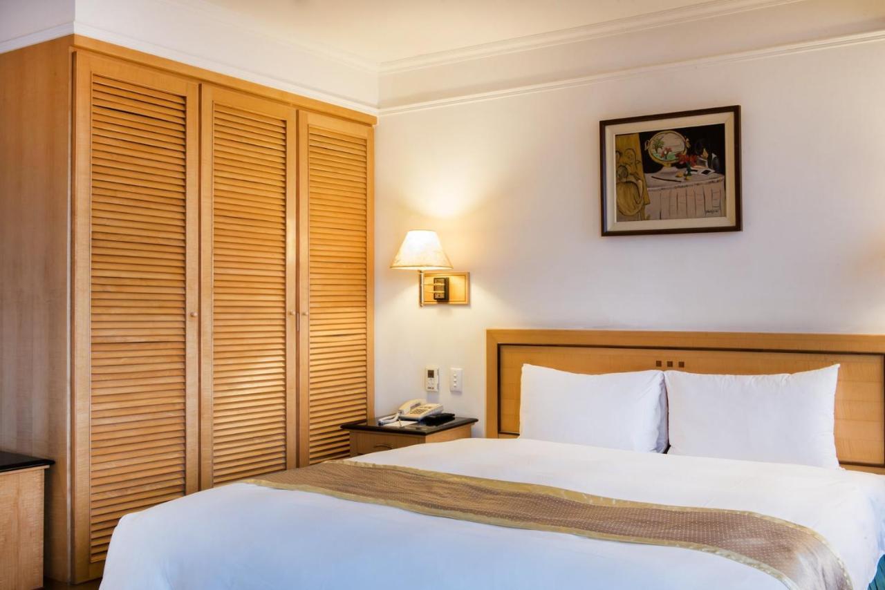 Hometel Hotel Каосюн Екстериор снимка