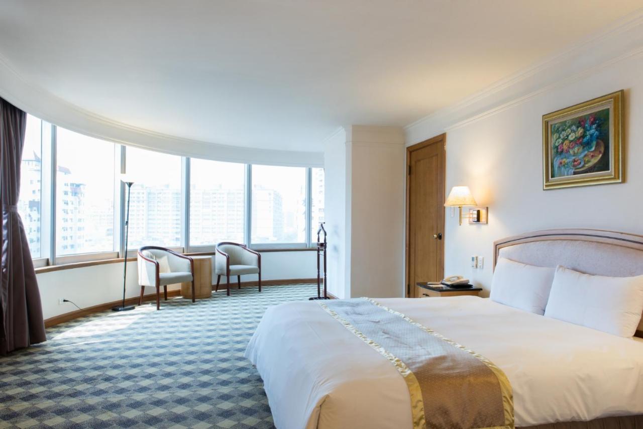 Hometel Hotel Каосюн Екстериор снимка
