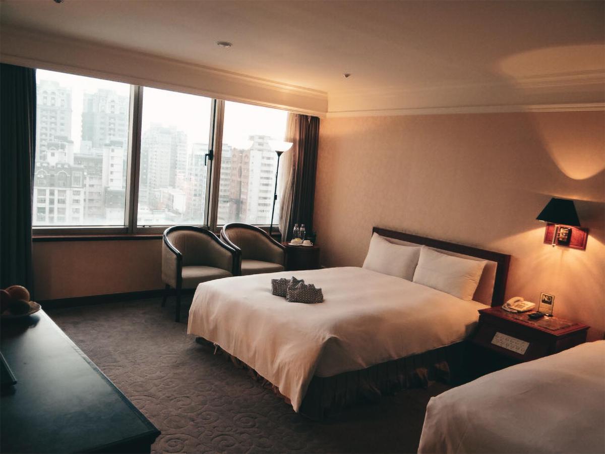 Hometel Hotel Каосюн Екстериор снимка
