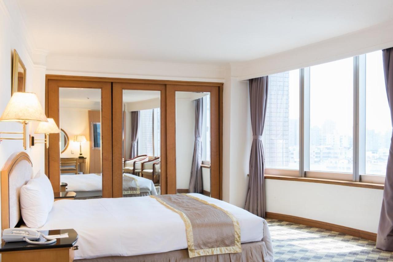 Hometel Hotel Каосюн Екстериор снимка