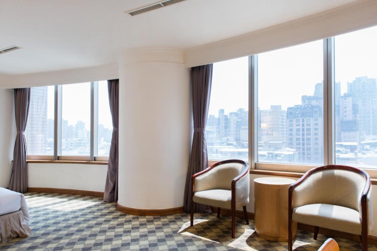 Hometel Hotel Каосюн Екстериор снимка